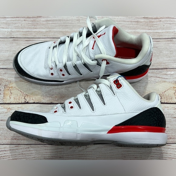 NEW ARRIVAL: Nike Zoom Vapor AJ3 Fire Red 🔥 Federer Size 11.5 - Picture 1 of 8